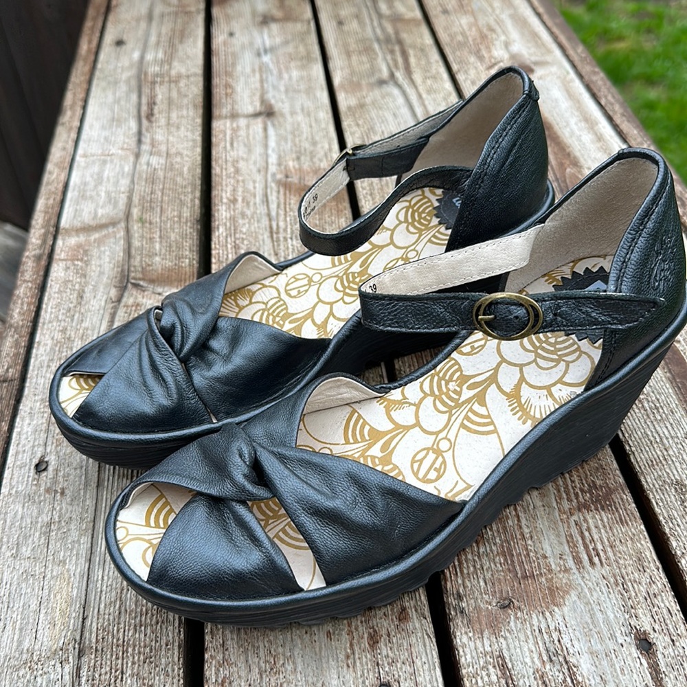 London Fly shoes
